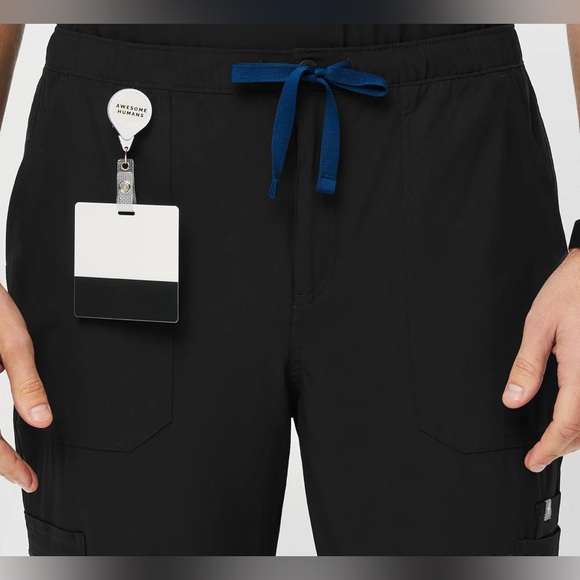 FIGS FreeX Cairo Lined Cargo Scrub Pants in Black! Size L, NWT - Picture 7 of 12